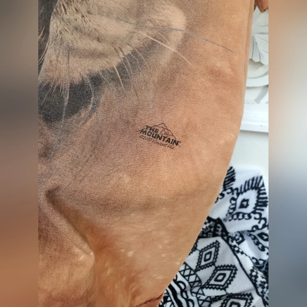 The Mountain Big Retriever Dog Face T-shirt Retired Rare XL - Picture 5 of 7